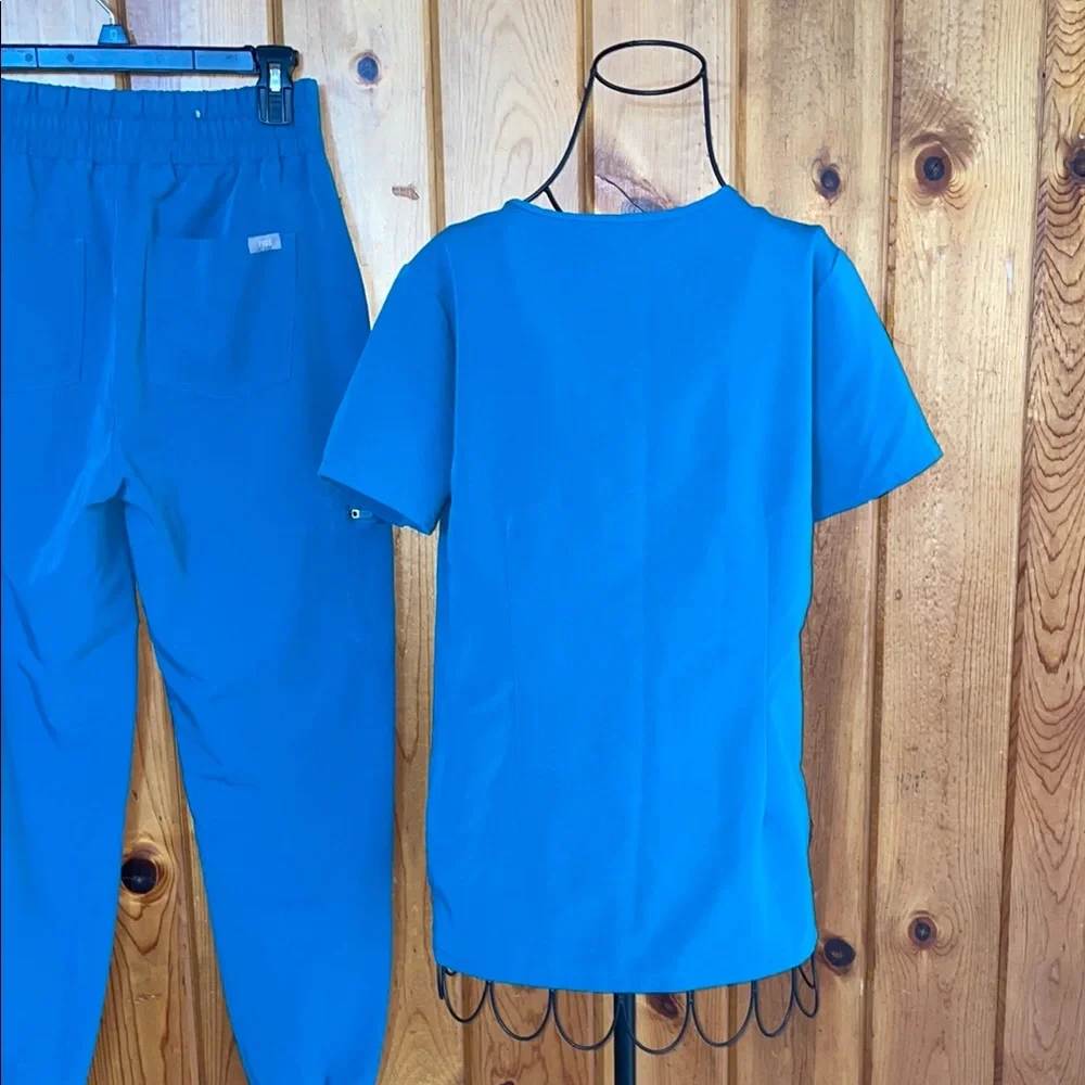 Blue Scrub Set with Jogger Pants blue fig scrubs size small/XS Zamora/caterina - Picture 11 of 16